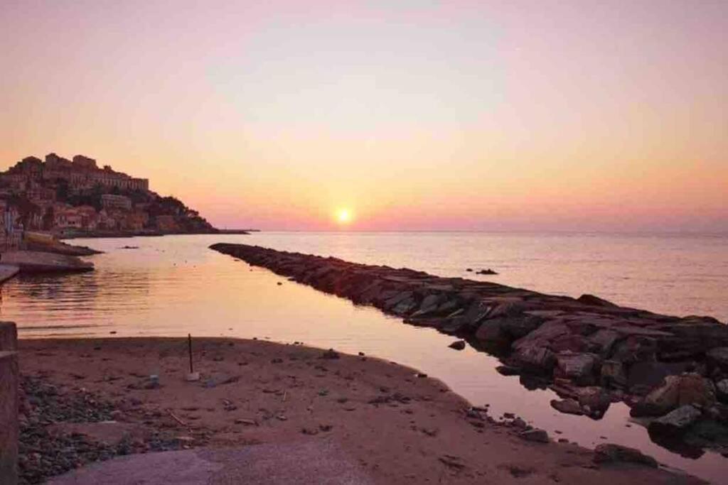Appartamento Sul Mare Alla Foce Imperia Buitenkant foto